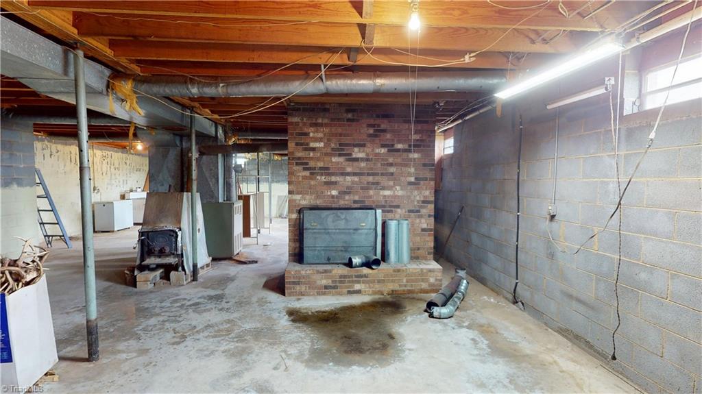 975 Cox Ridge
