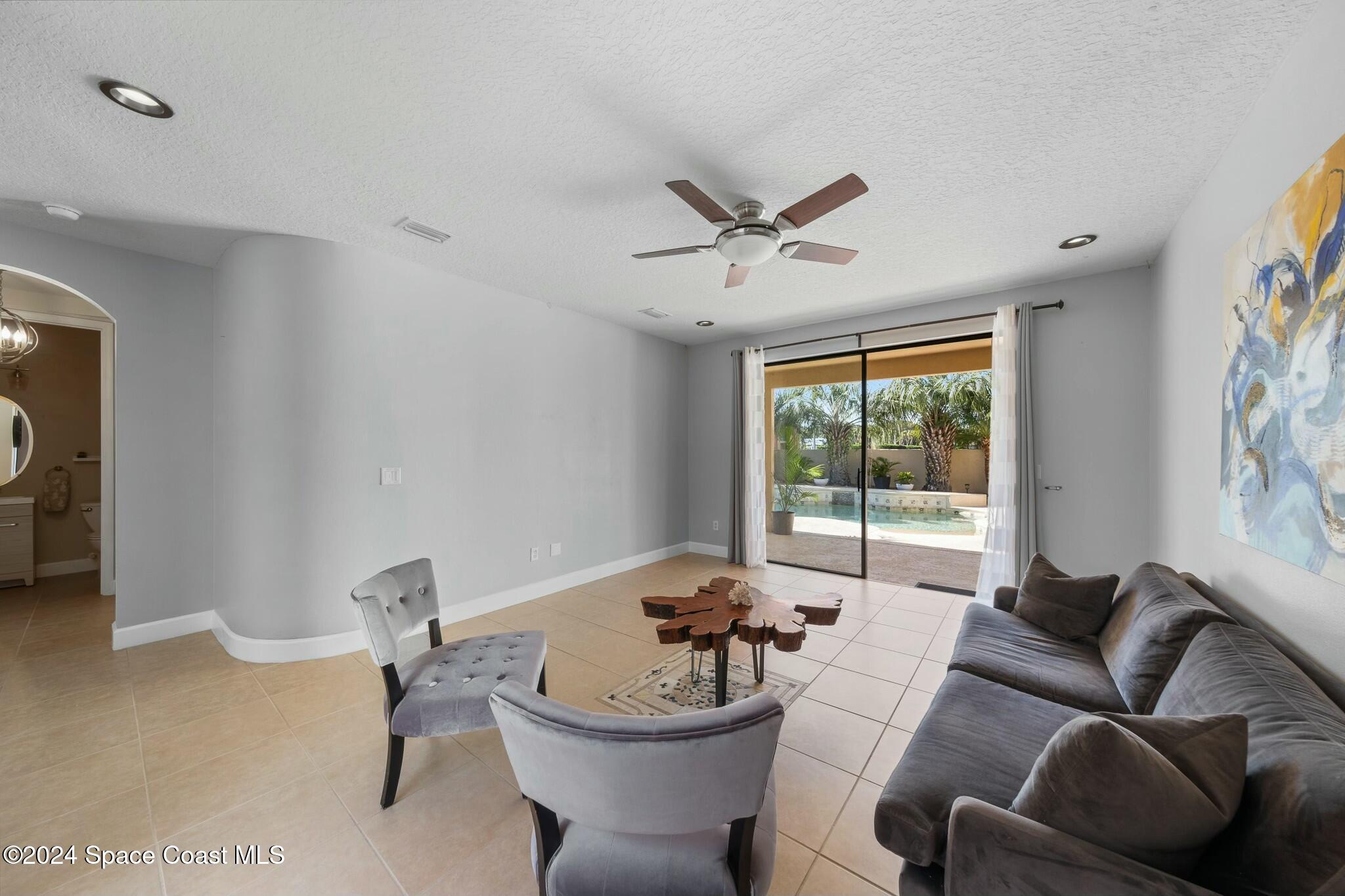 2482 Glenridge Circle
