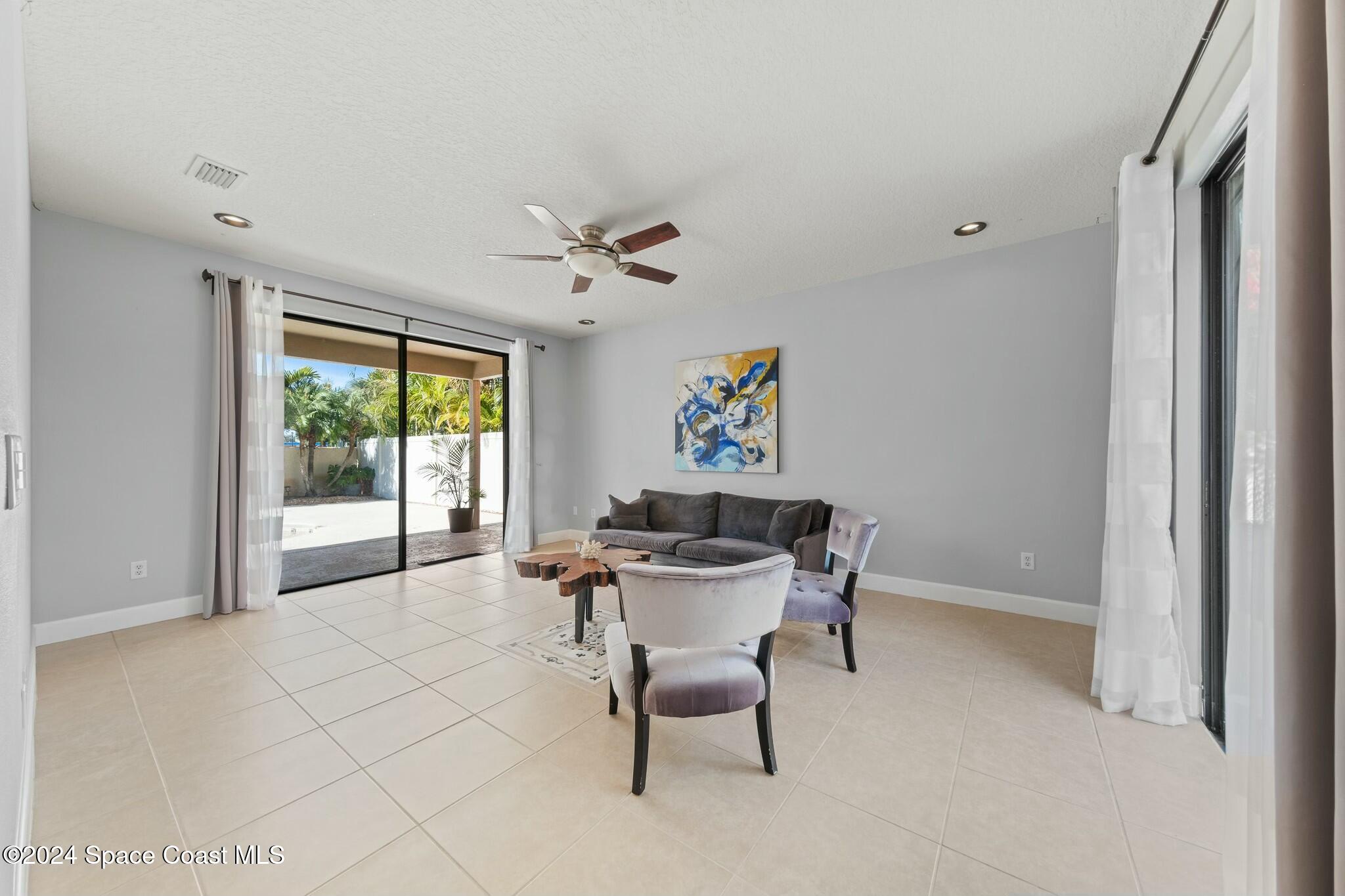 2482 Glenridge Circle