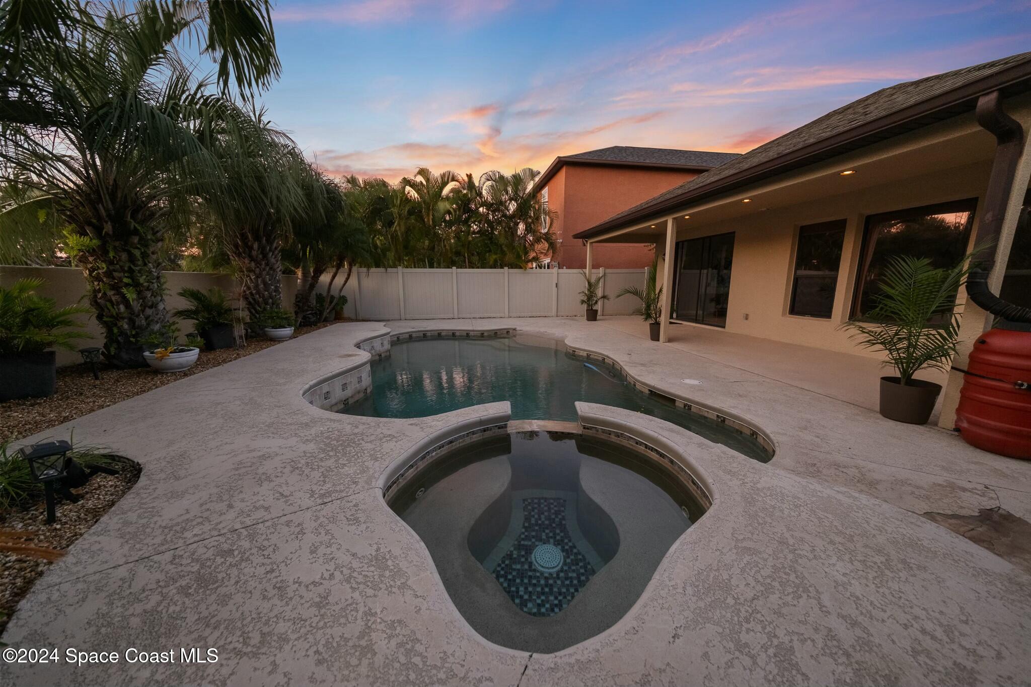 2482 Glenridge Circle