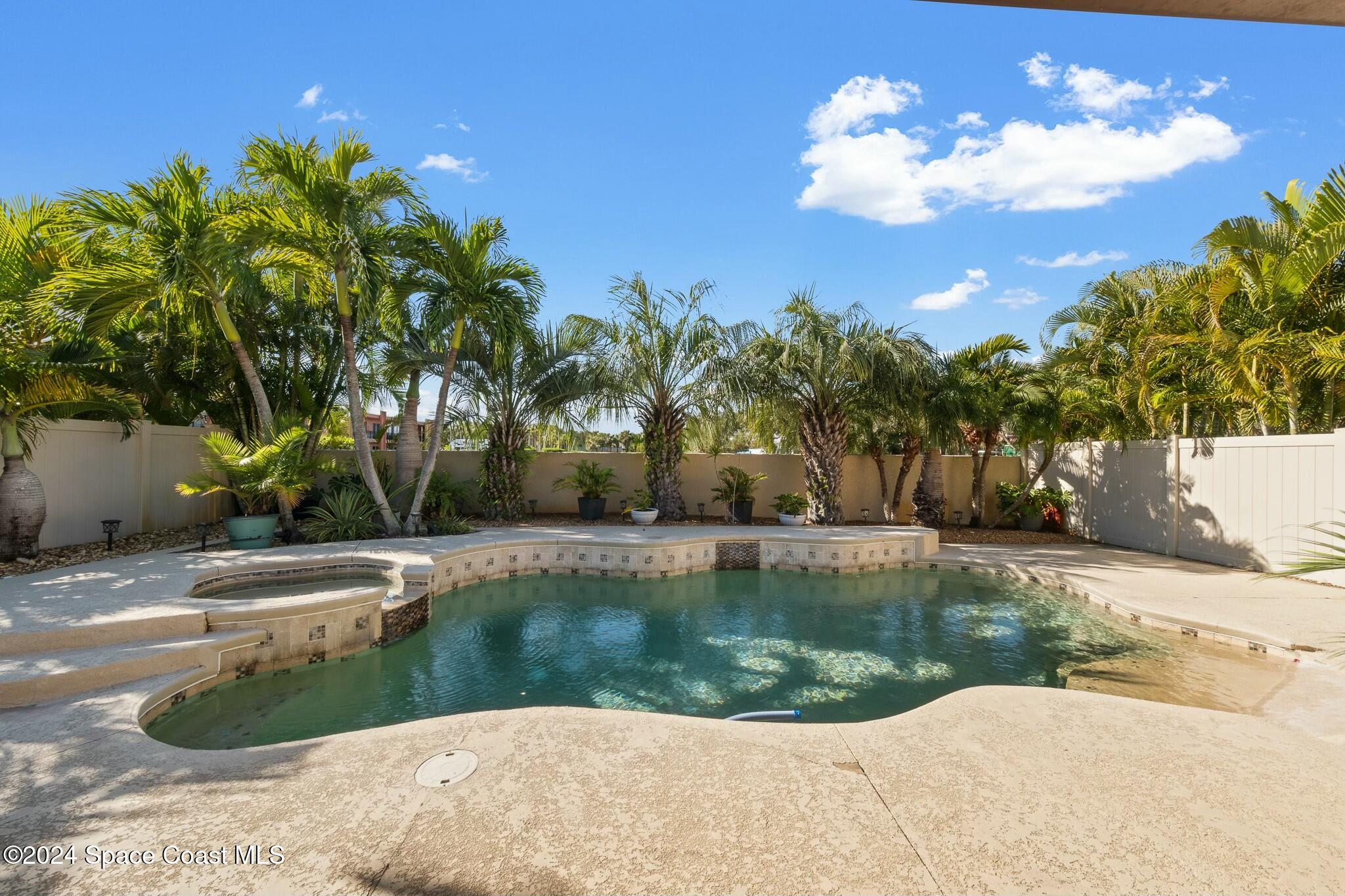 2482 Glenridge Circle