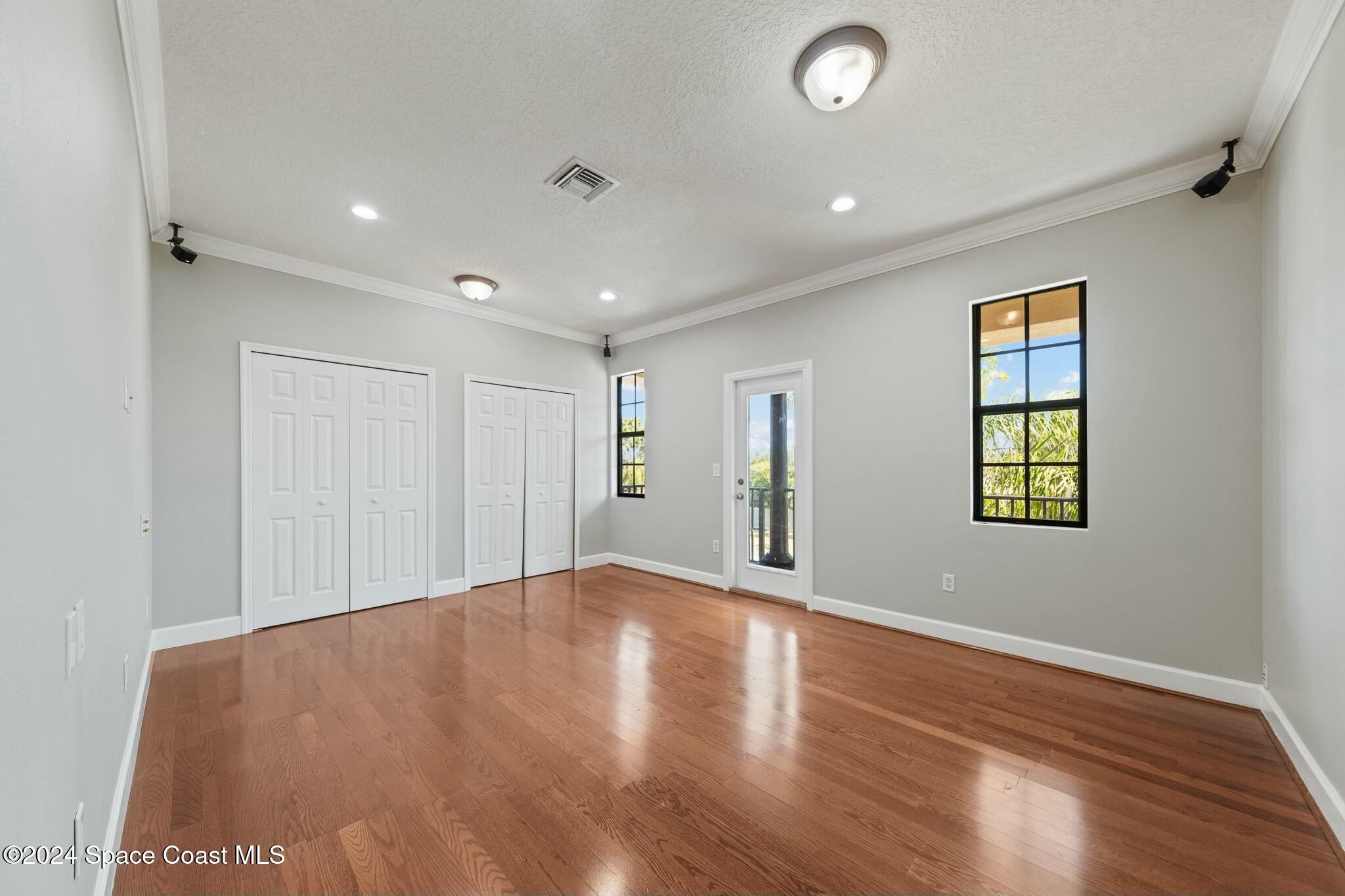 2482 Glenridge Circle