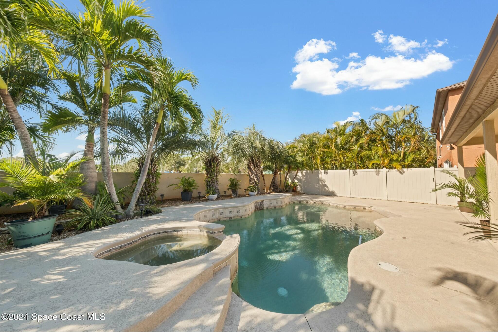 2482 Glenridge Circle