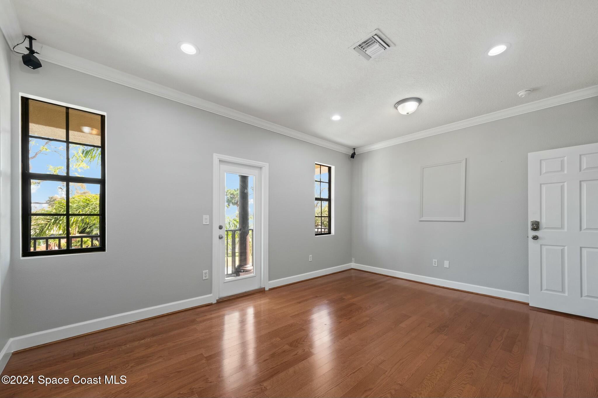 2482 Glenridge Circle
