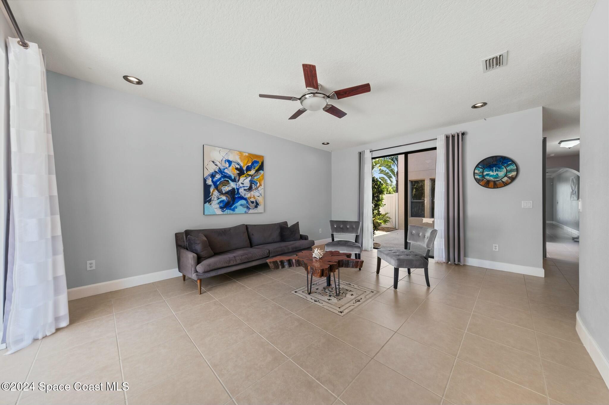2482 Glenridge Circle