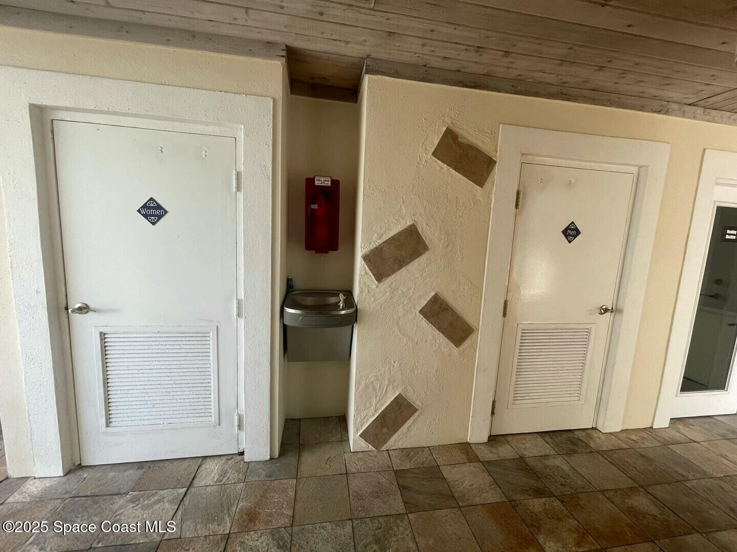 8600 Ridgewood Avenue 1308