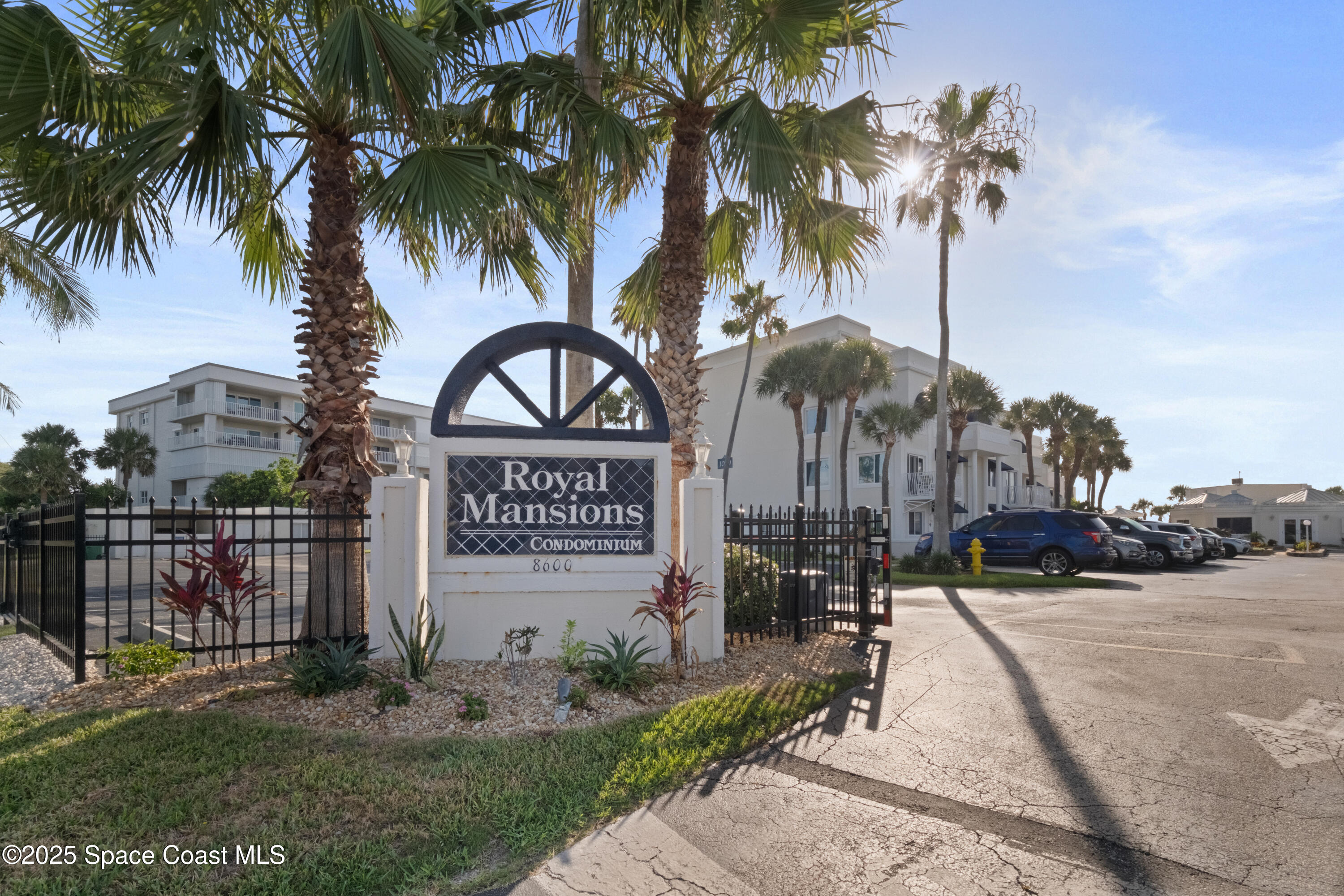 8600 Ridgewood Avenue 1308