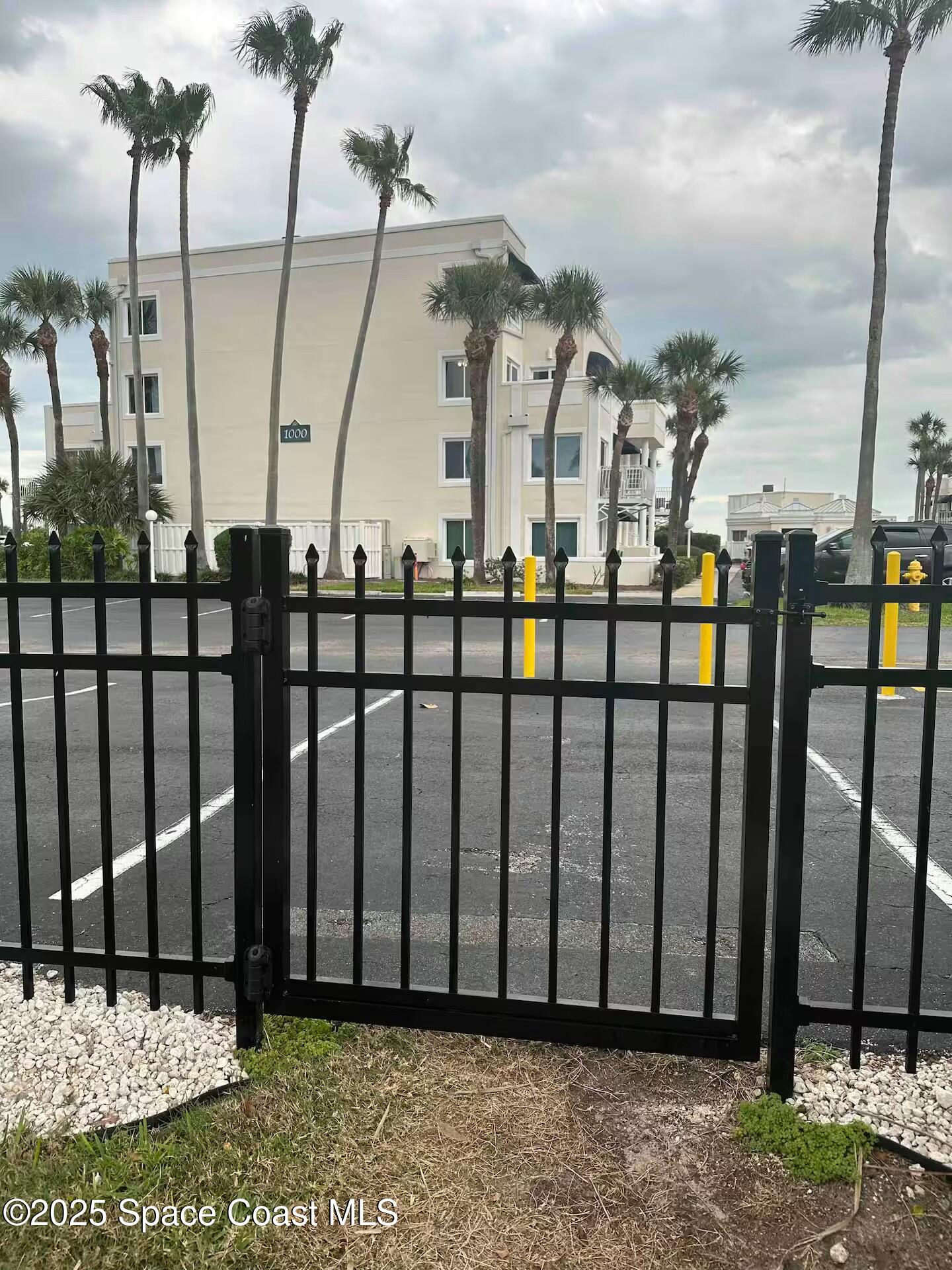 8600 Ridgewood Avenue 1308