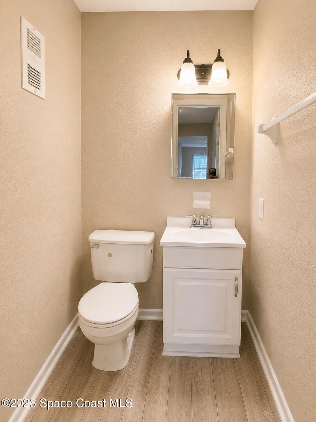180 Paradise Boulevard 18023