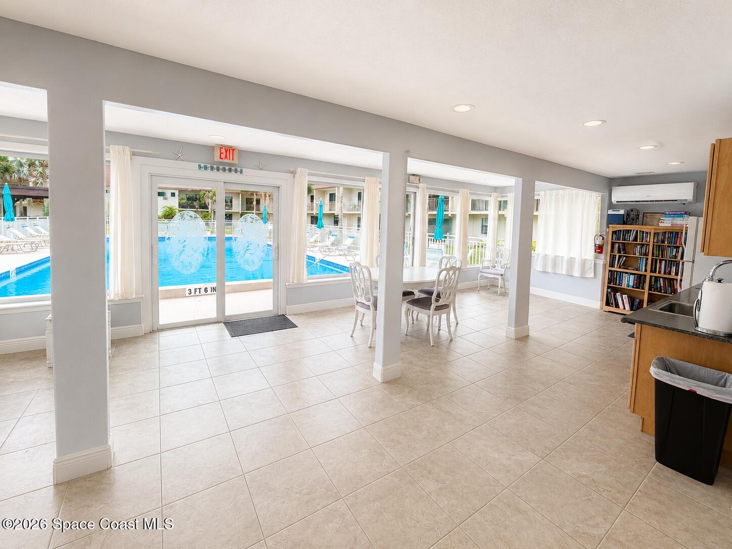 180 Paradise Boulevard 18023