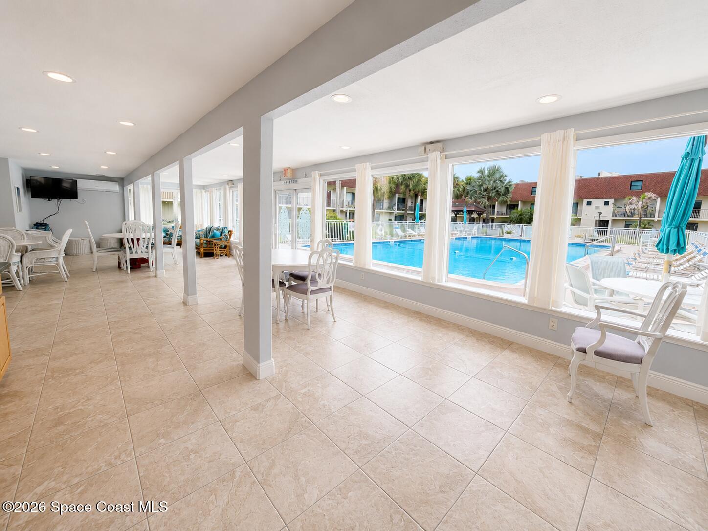 180 Paradise Boulevard 18023
