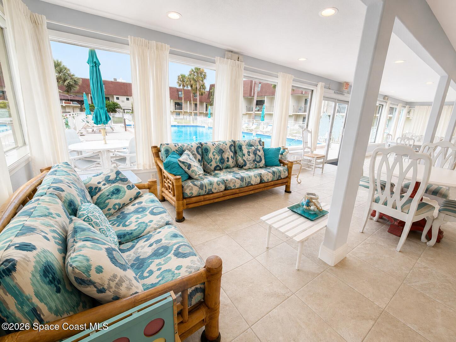 180 Paradise Boulevard 18023