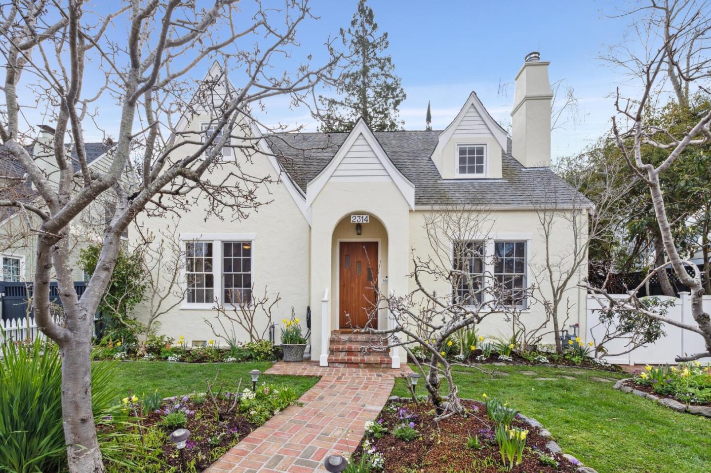 2314 Ramona ST