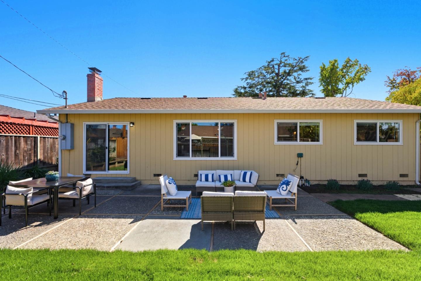 5597 Glenoak Court