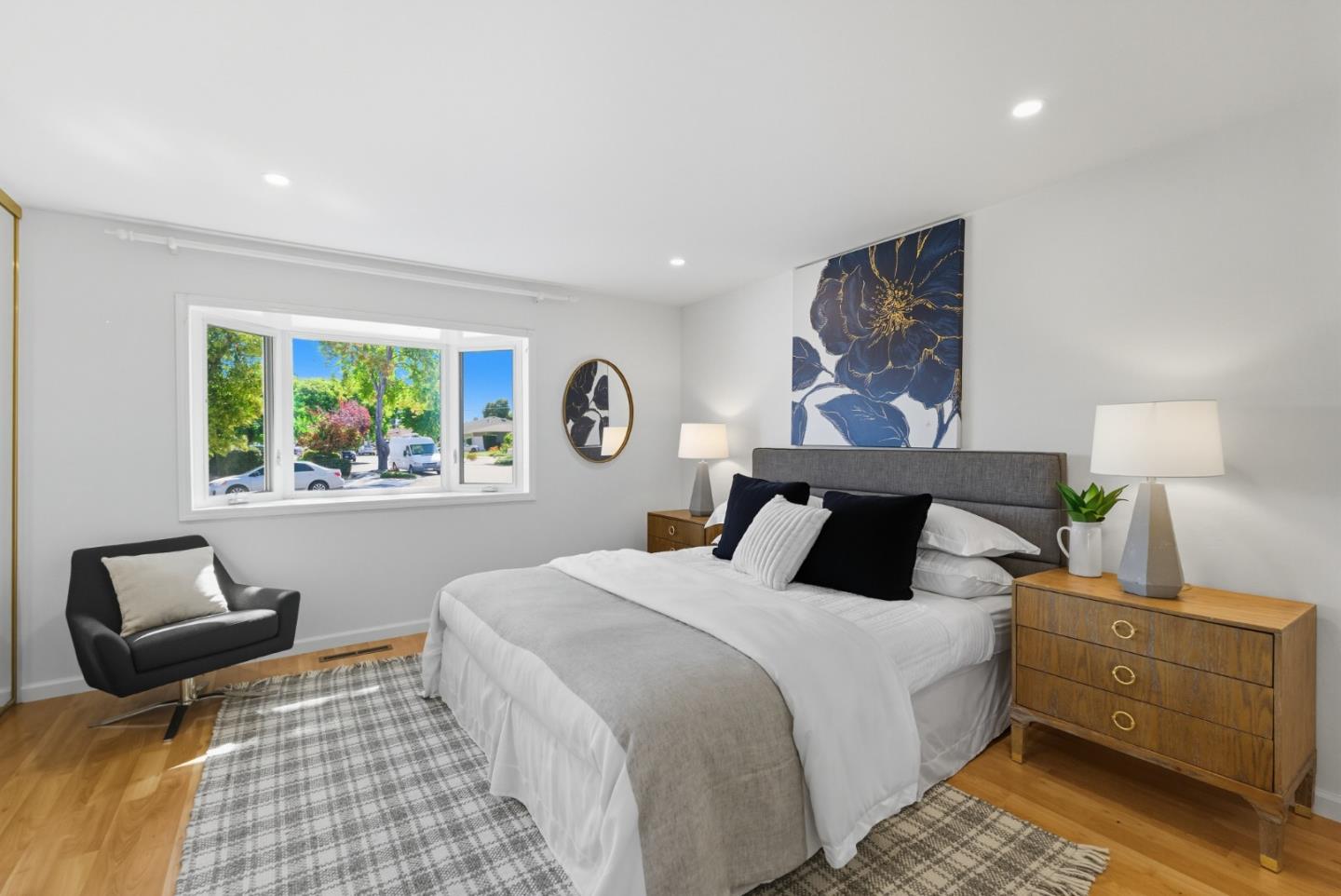 5597 Glenoak Court
