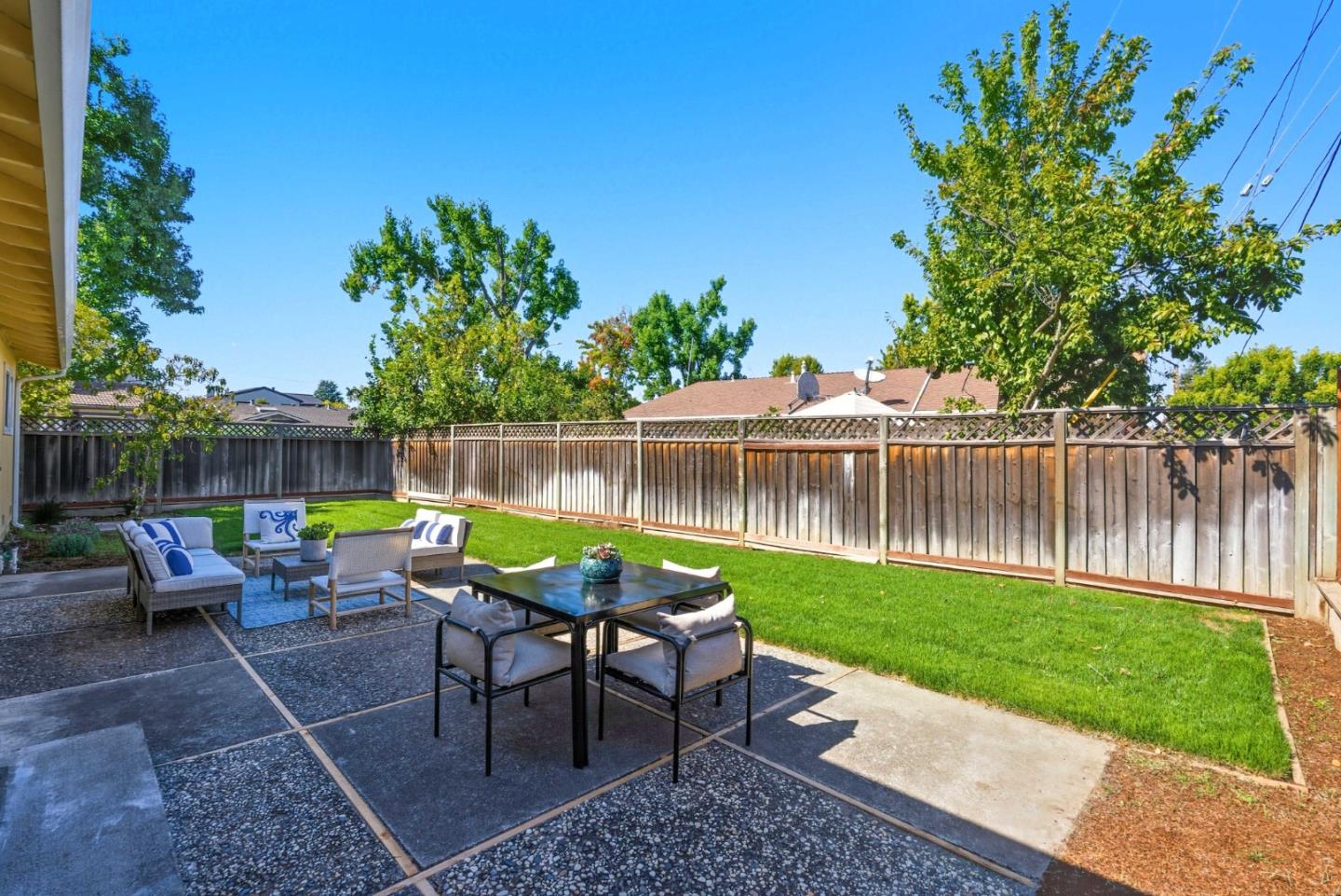 5597 Glenoak Court