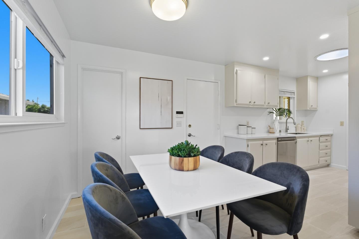 5597 Glenoak Court