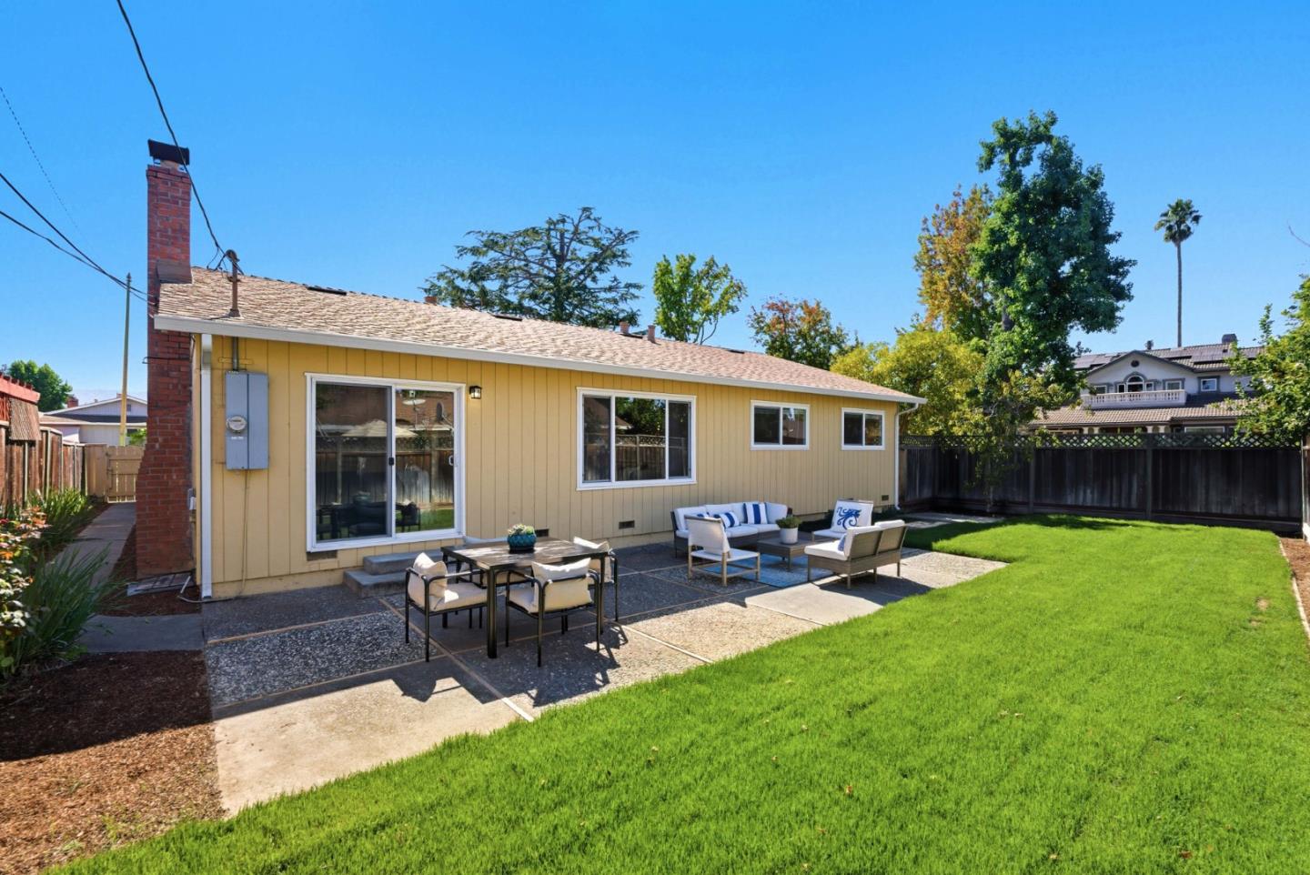 5597 Glenoak Court