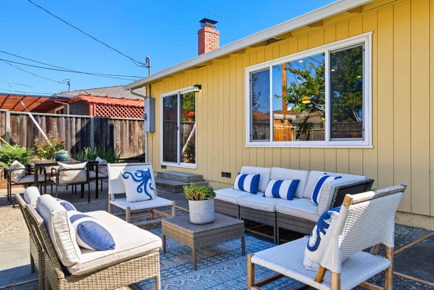 5597 Glenoak Court