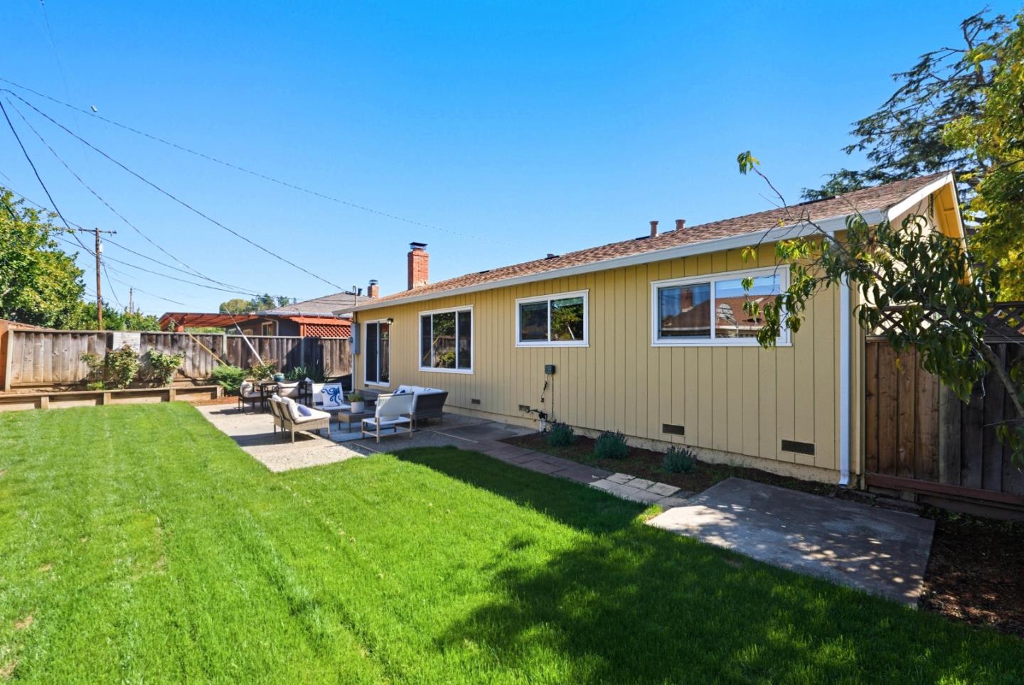 5597 Glenoak Court
