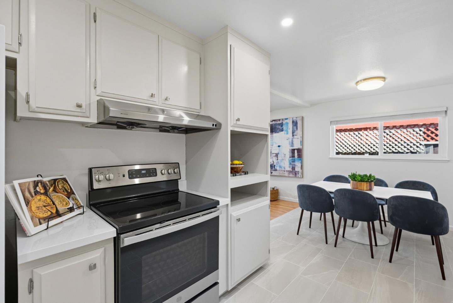 5597 Glenoak Court