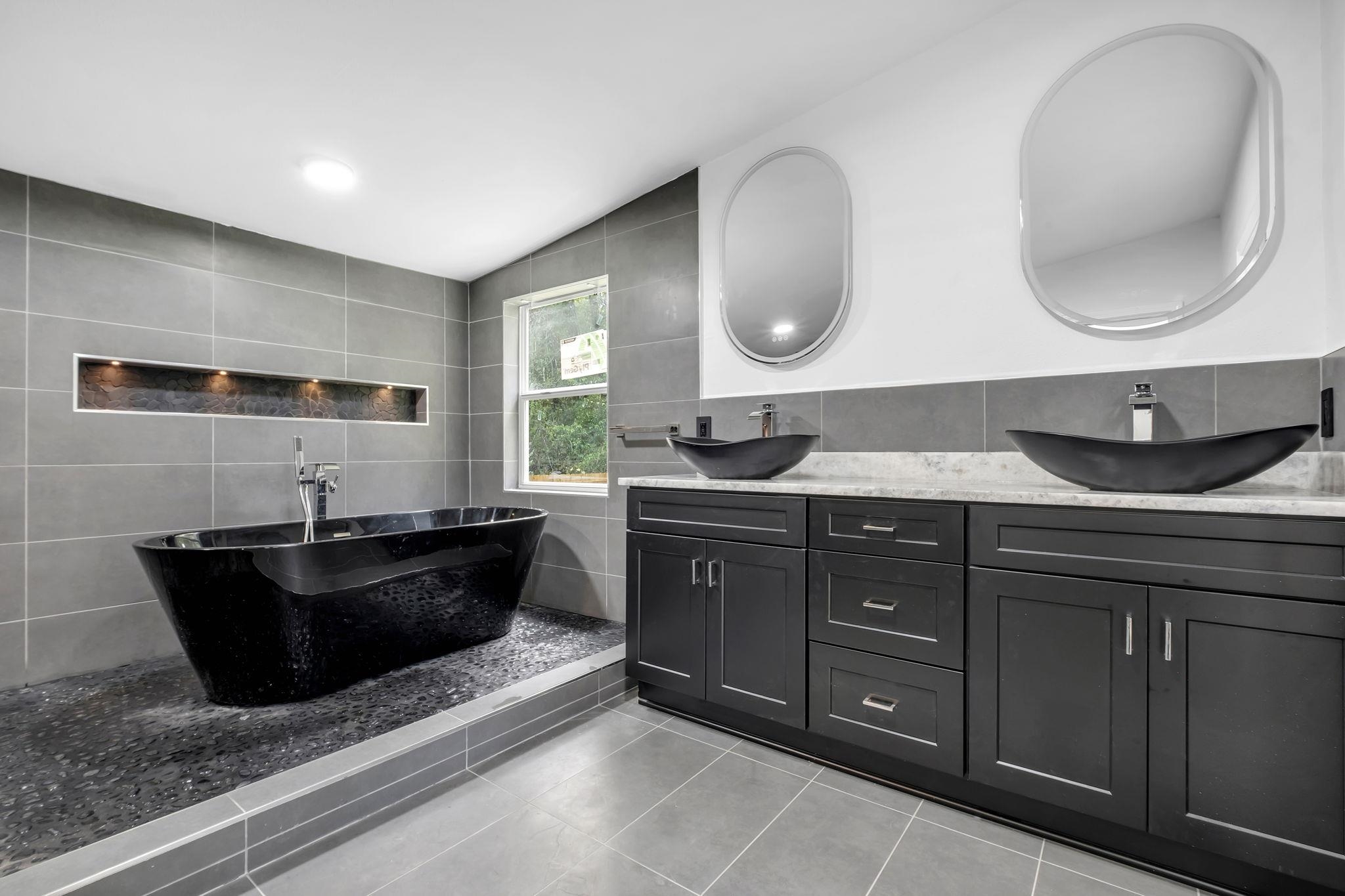 223 Tropicaire Street