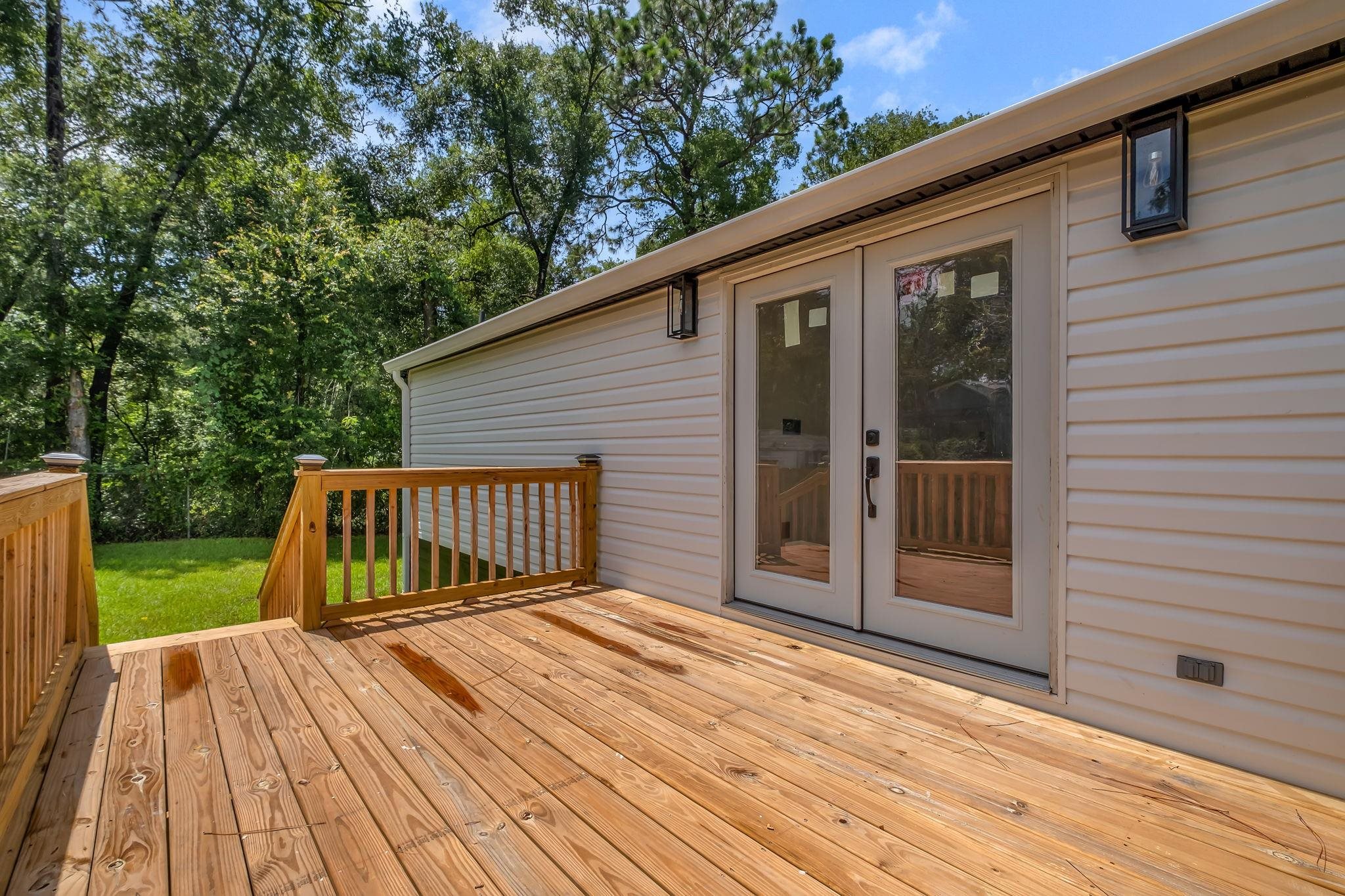 223 Tropicaire Street