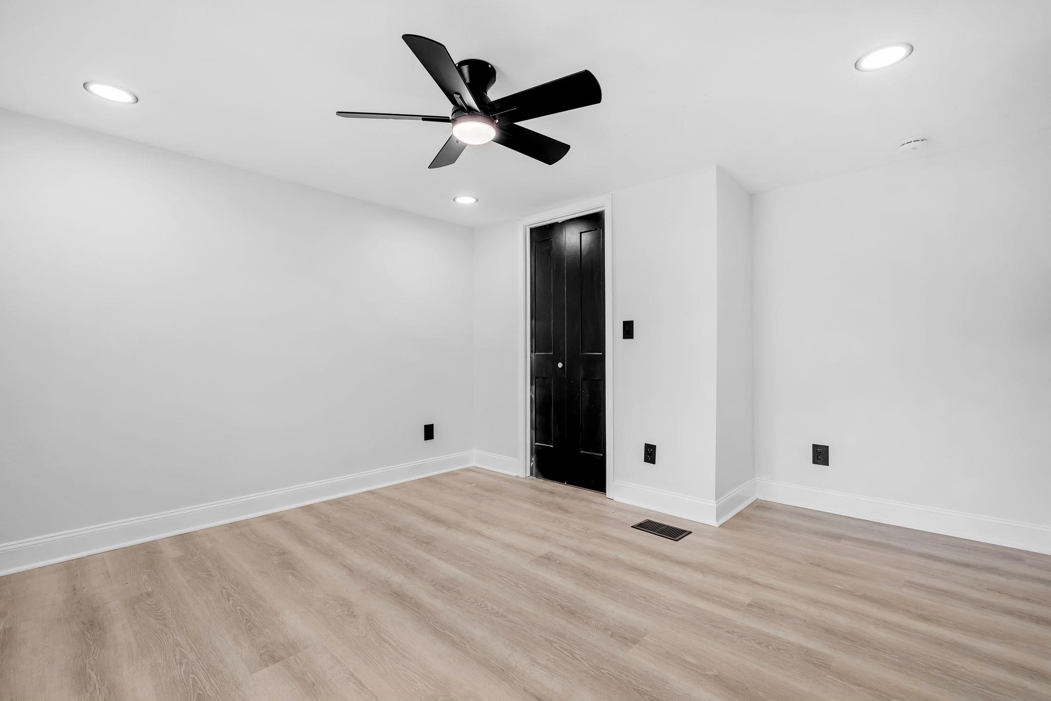 223 Tropicaire Street