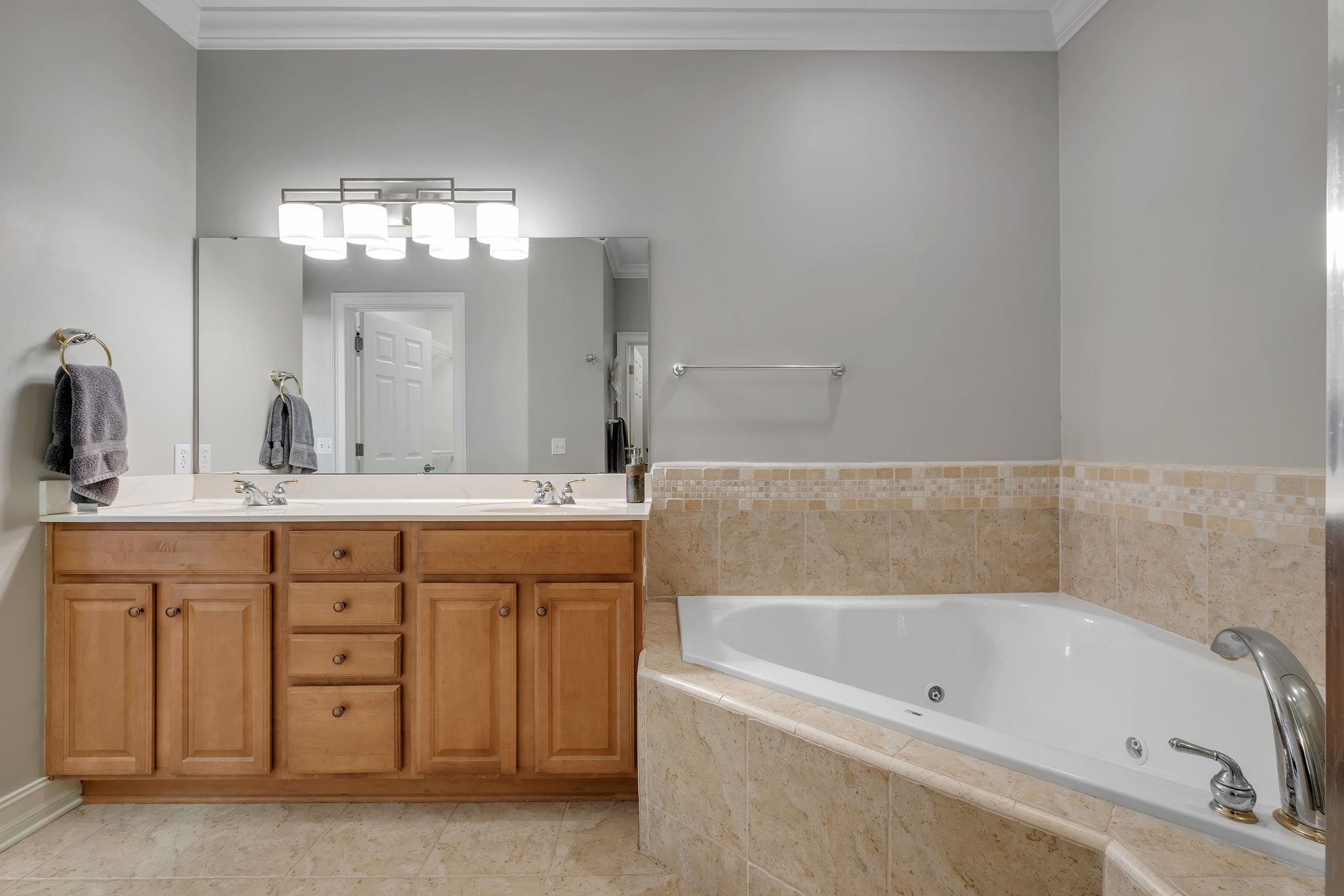 1153 W Ronds Pointe Drive