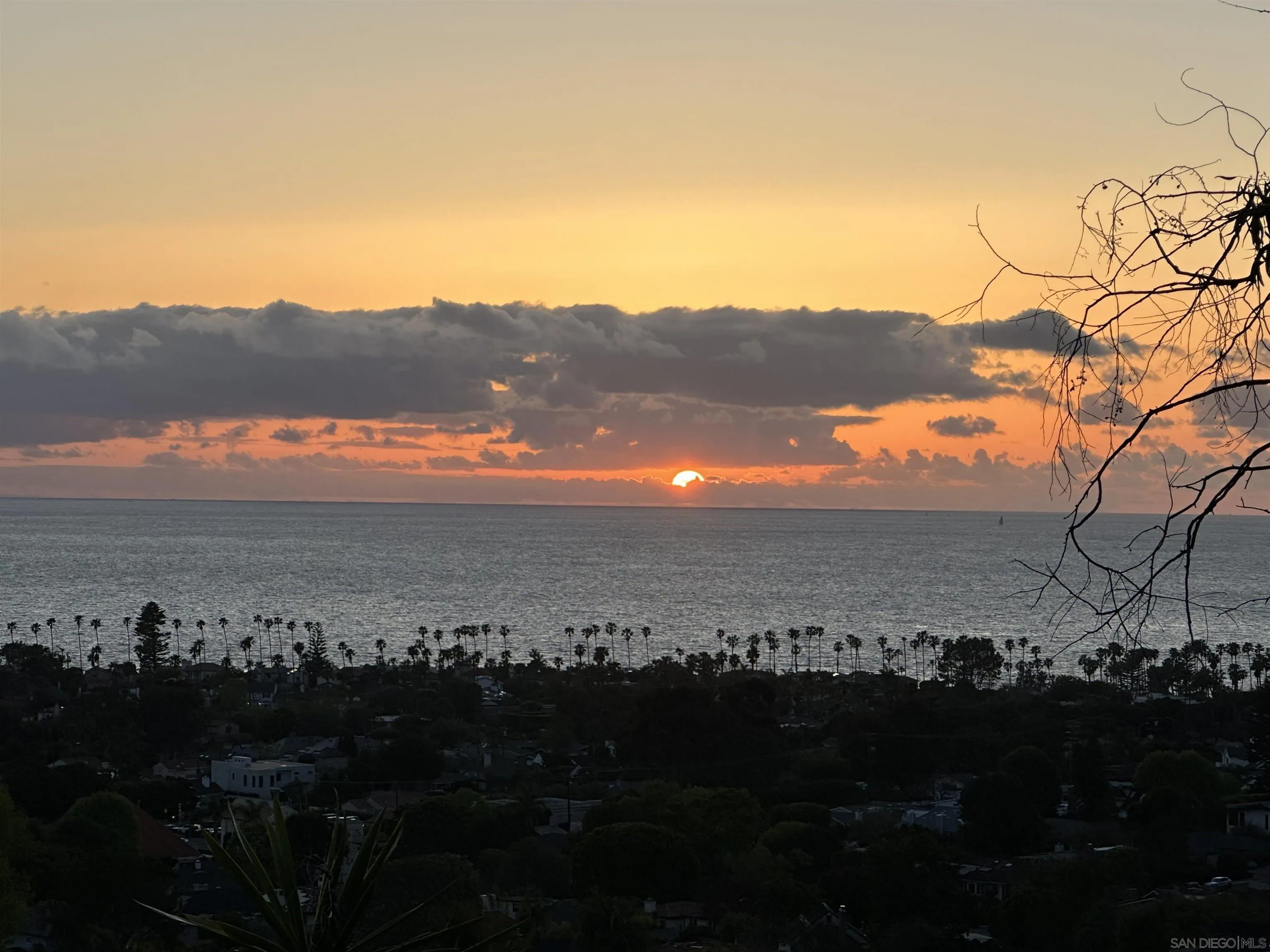 5995 La Jolla Corona Dr.