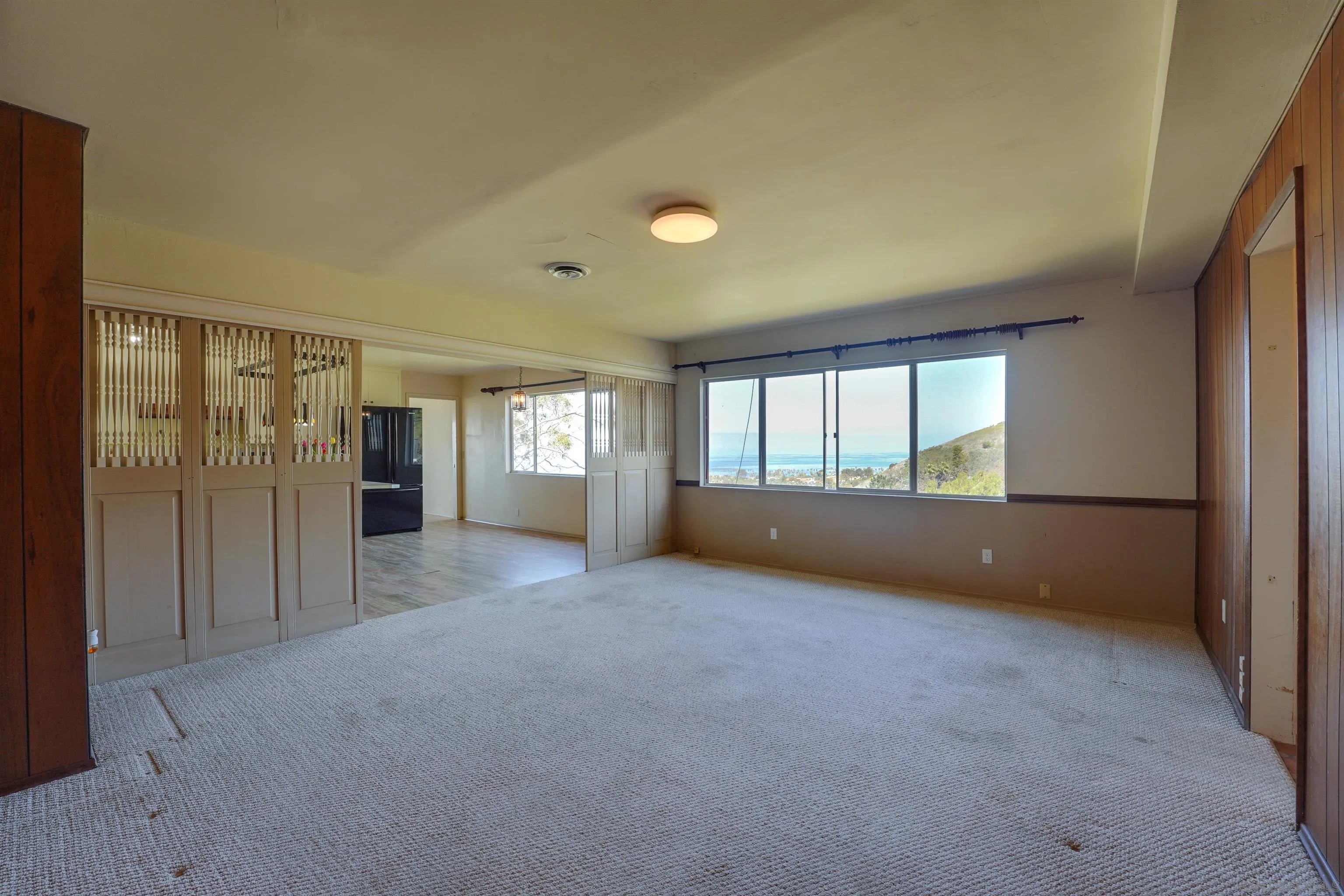 5995 La Jolla Corona Dr.