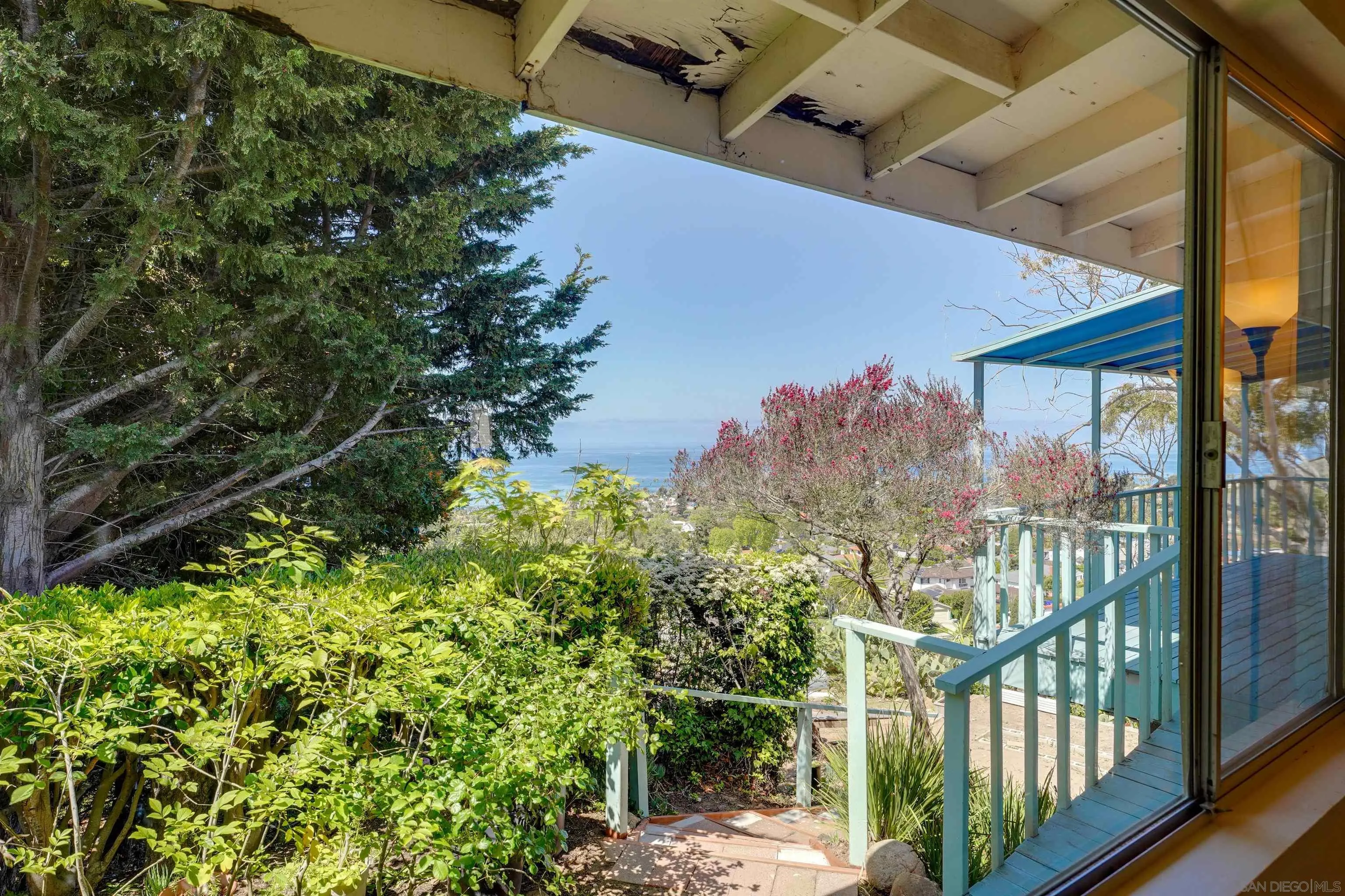 5995 La Jolla Corona Dr.