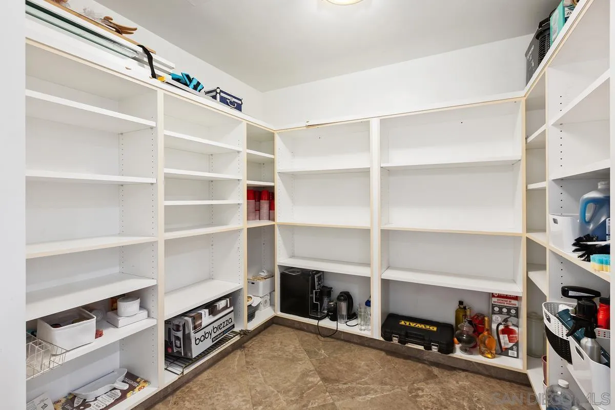 645 Front St Unit 2004