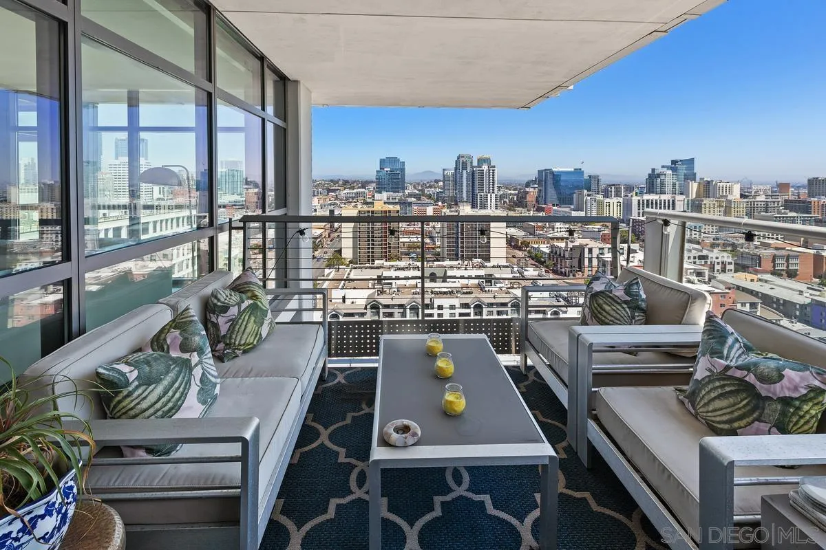 645 Front St Unit 2004