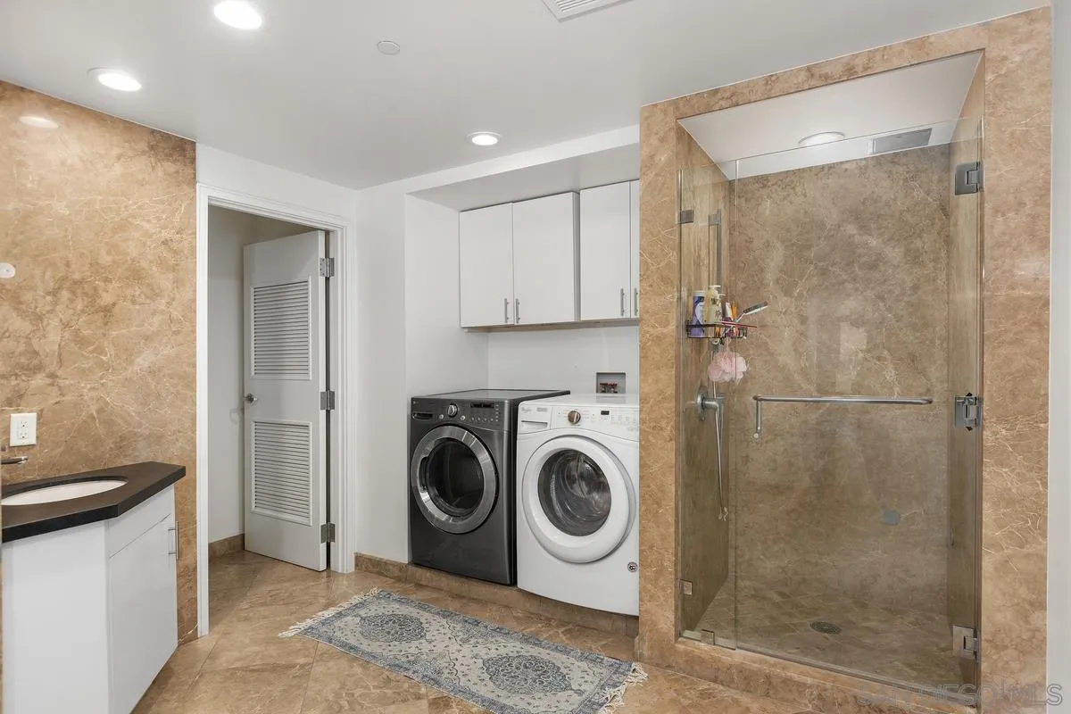 645 Front St Unit 2004