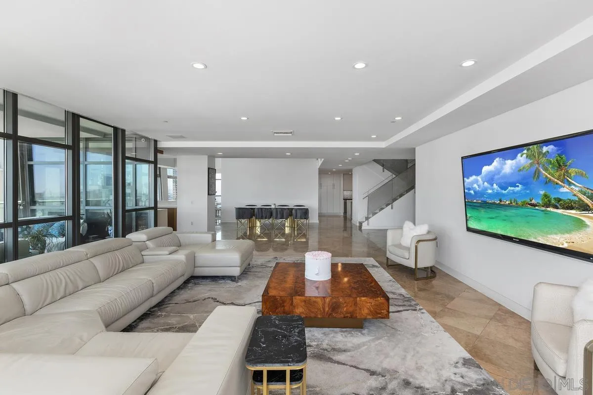 645 Front St Unit 2004