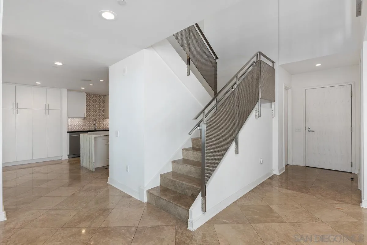 645 Front St Unit 2004