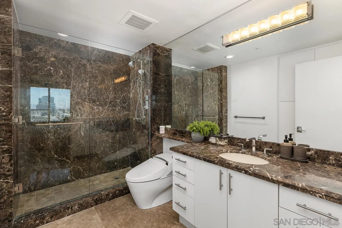 645 Front St Unit 2004