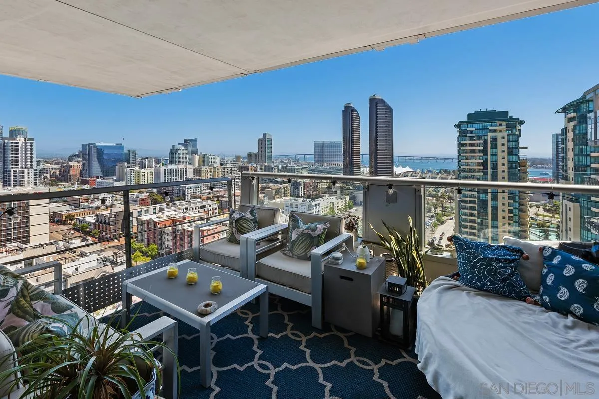 645 Front St Unit 2004