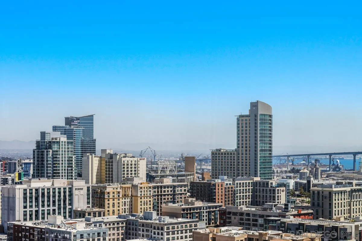 645 Front St Unit 2004