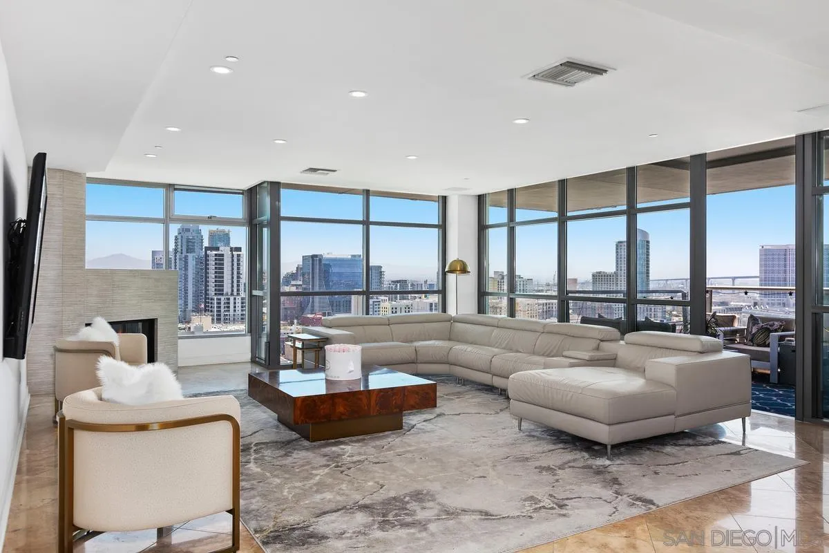 645 Front St Unit 2004