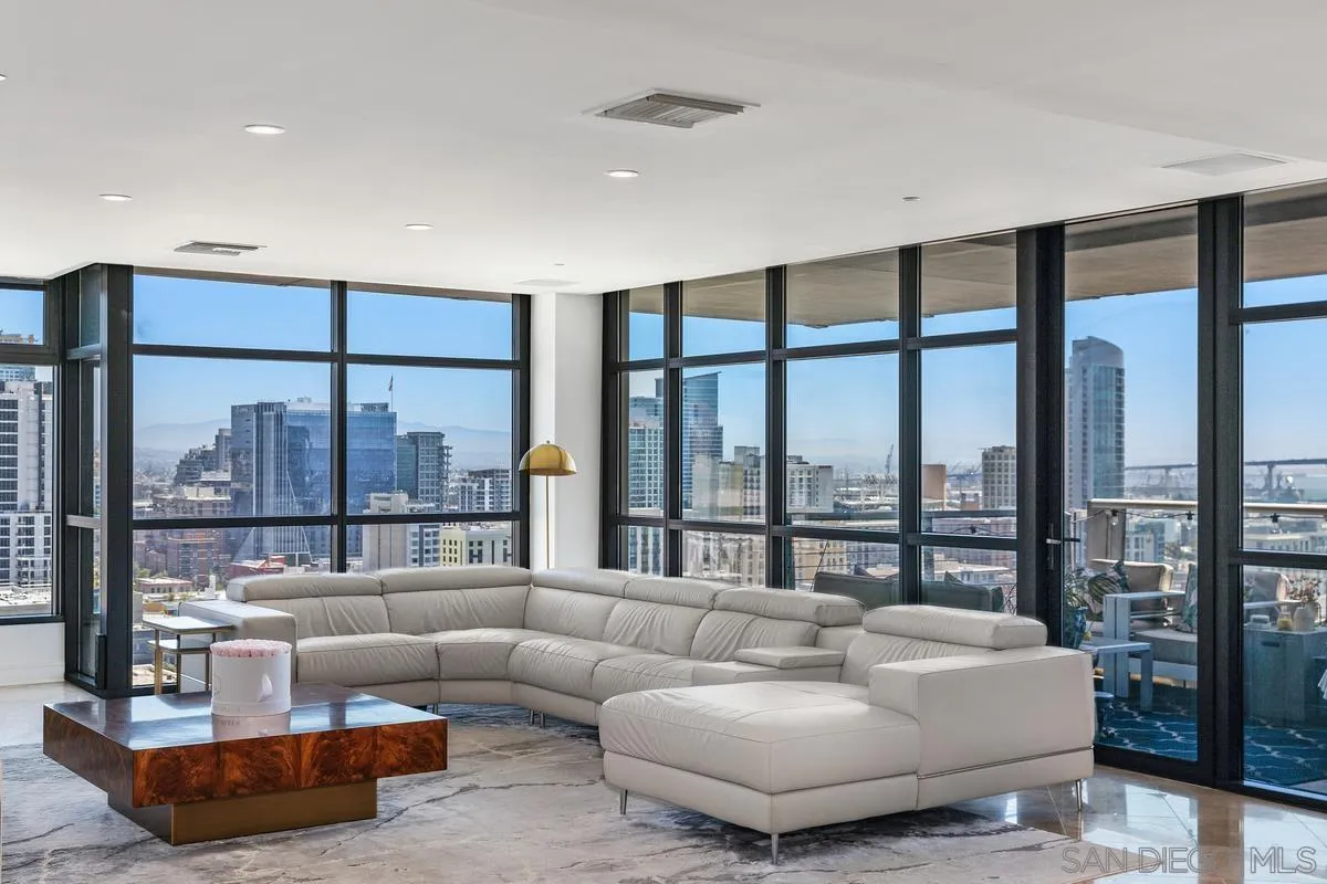 645 Front St Unit 2004