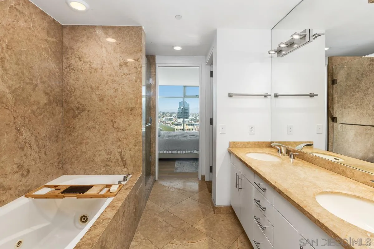 645 Front St Unit 2004