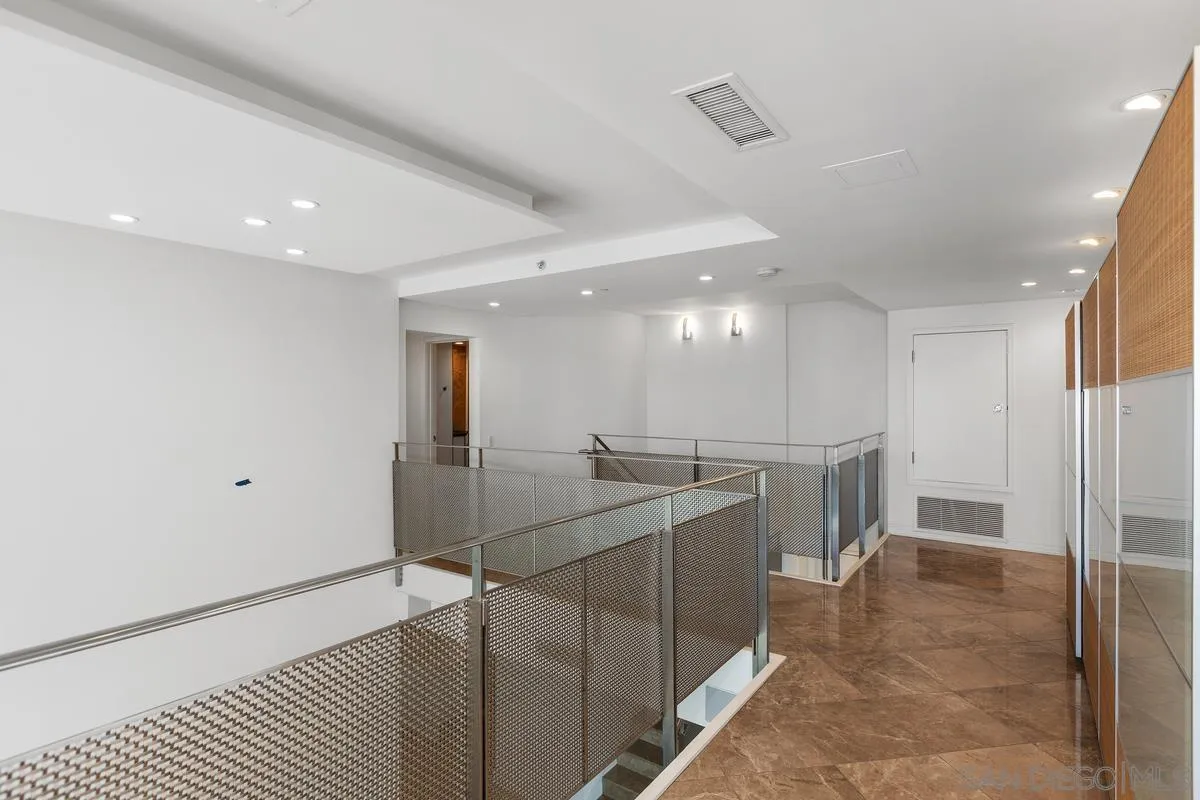 645 Front St Unit 2004