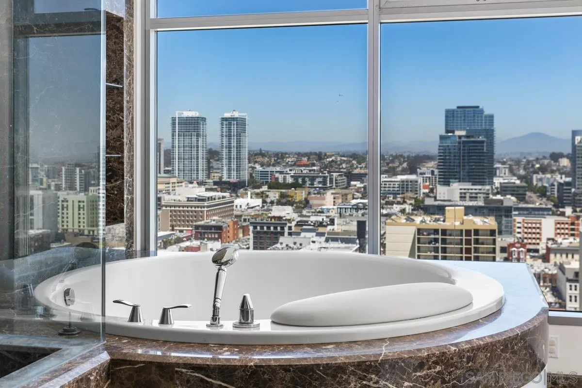 645 Front St Unit 2004