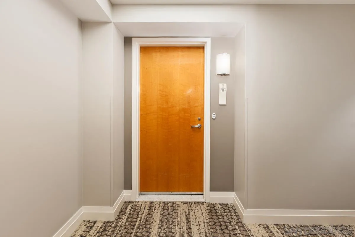 645 Front St Unit 2004