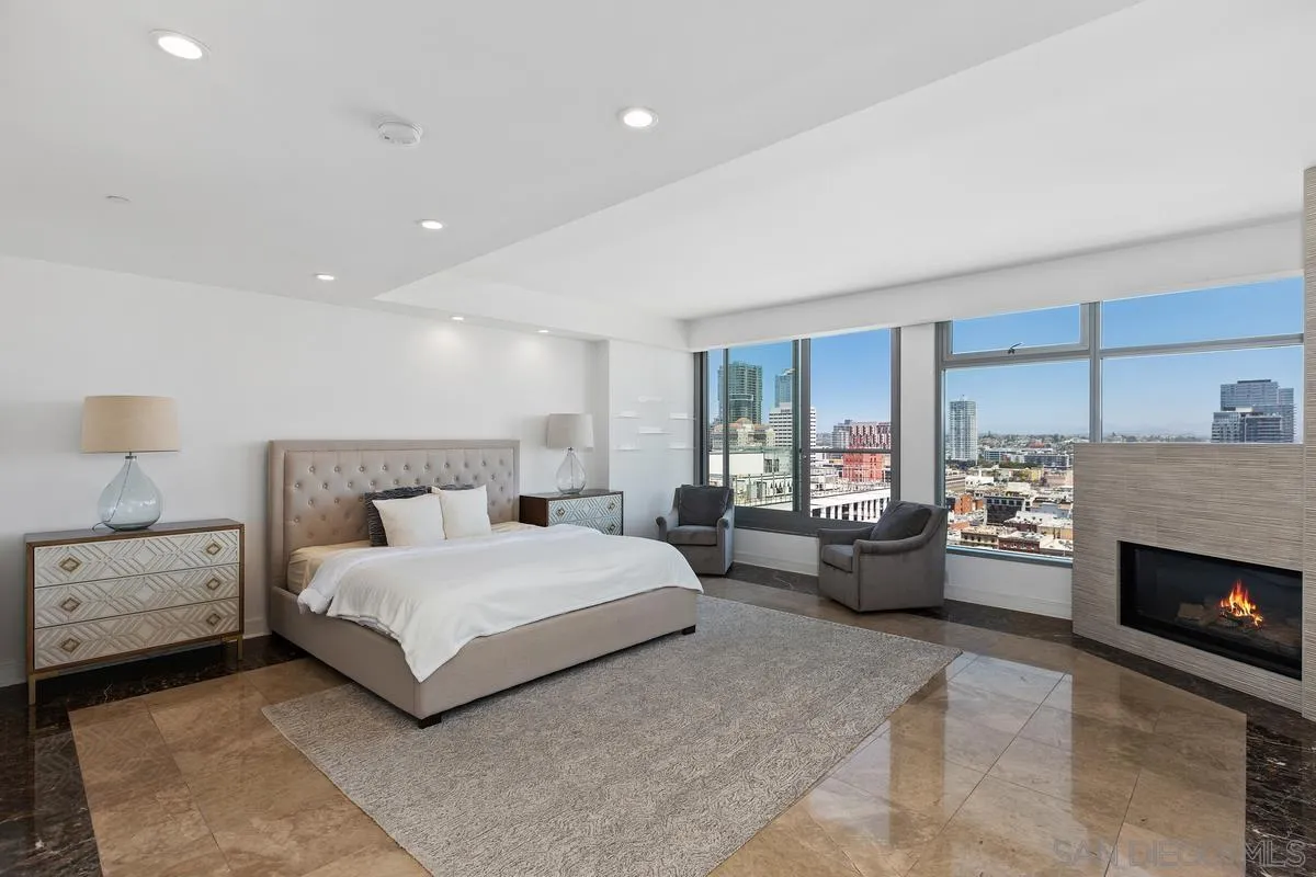 645 Front St Unit 2004