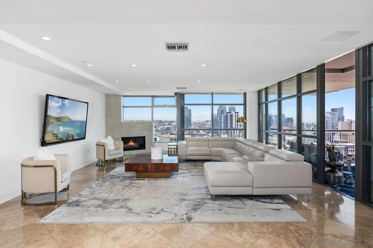 645 Front St Unit 2004