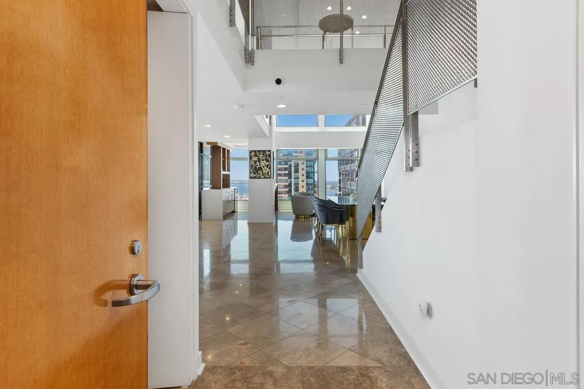 645 Front St Unit 2004