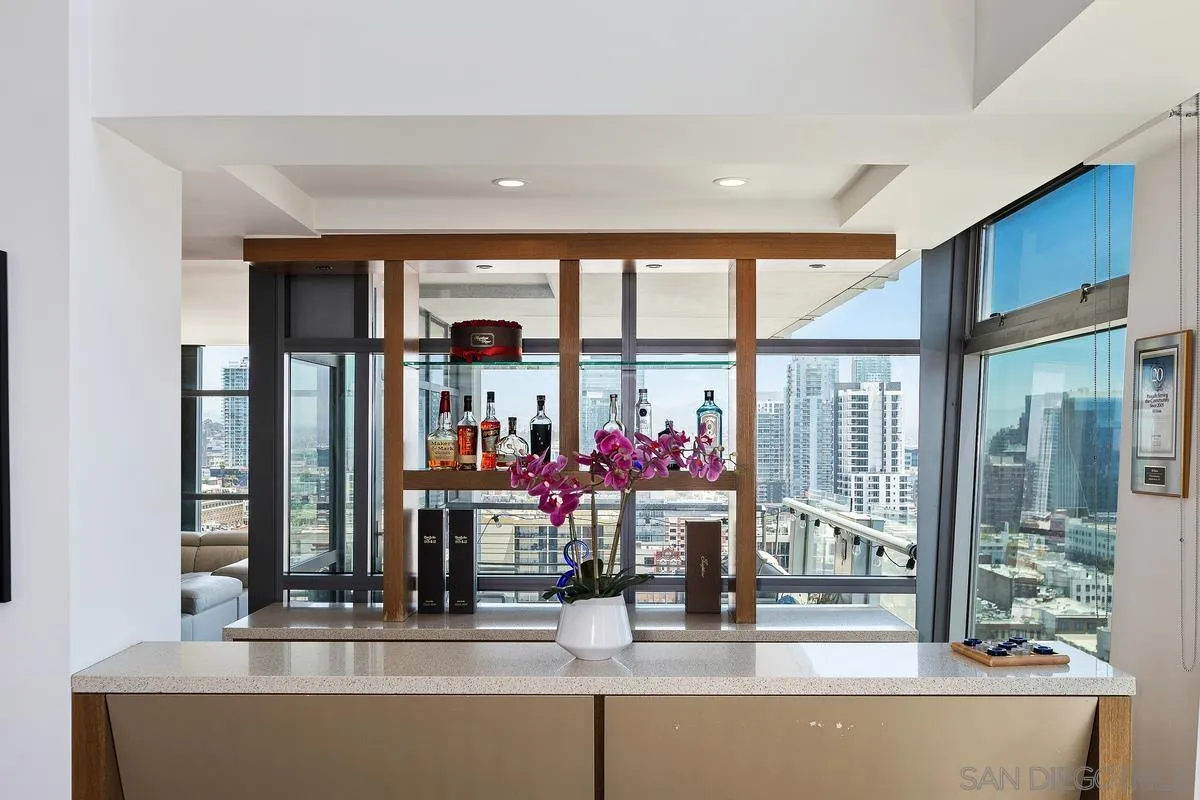 645 Front St Unit 2004